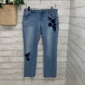 Simply Vera Vera Wang Denim Floral Embroidered Capri Jeans Size 8